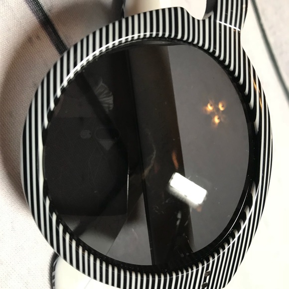 Madewell Black & White Stripped Glasses
